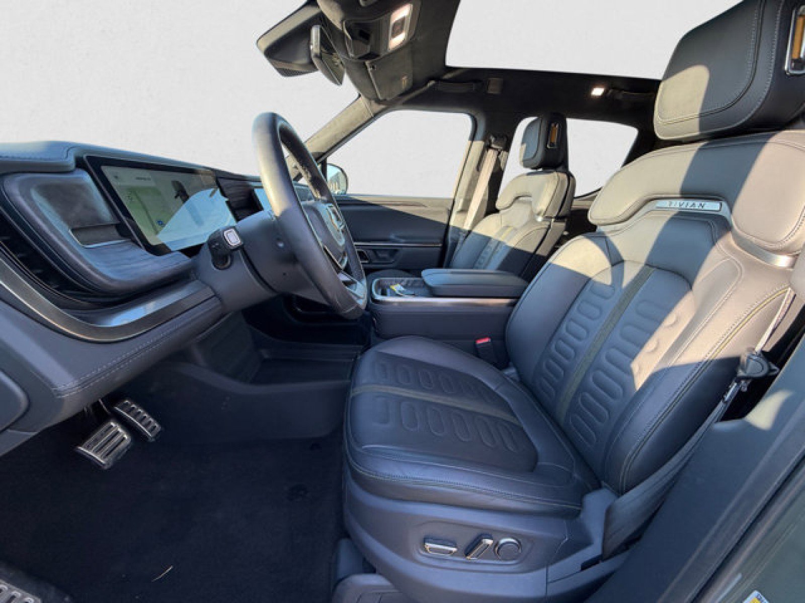 Used 2022 Rivian R1T Launch Edition image 11