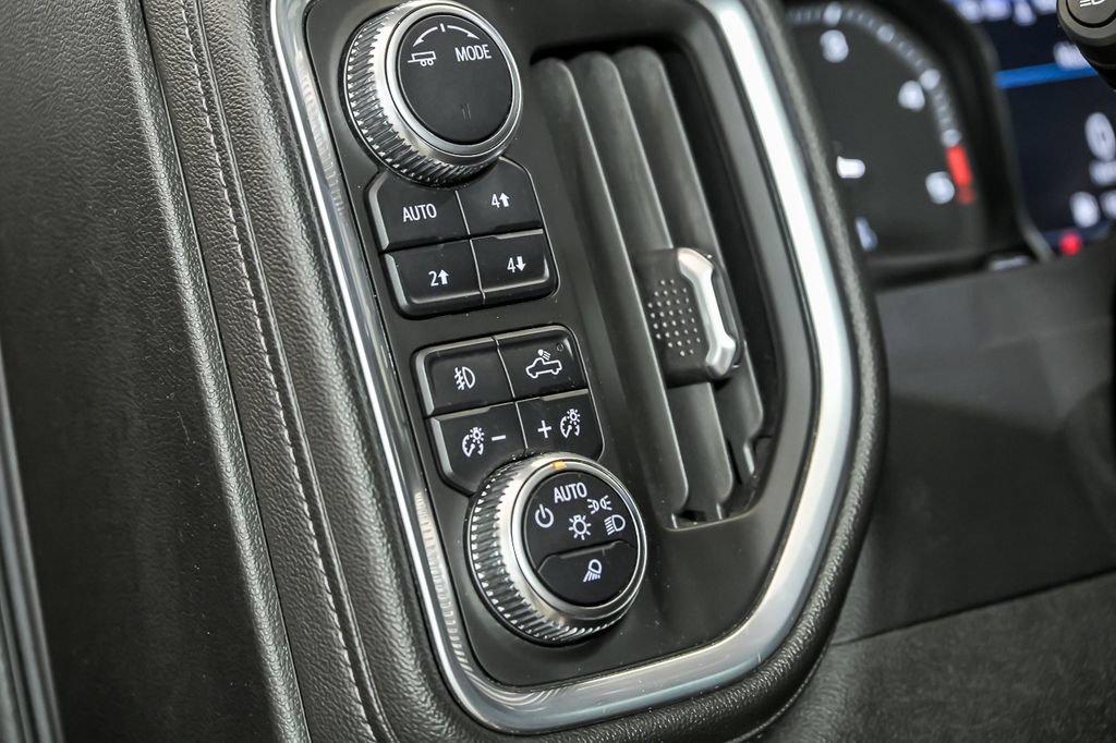 Used 2022 GMC Sierra 3500 Denali AWD/4WD image 19