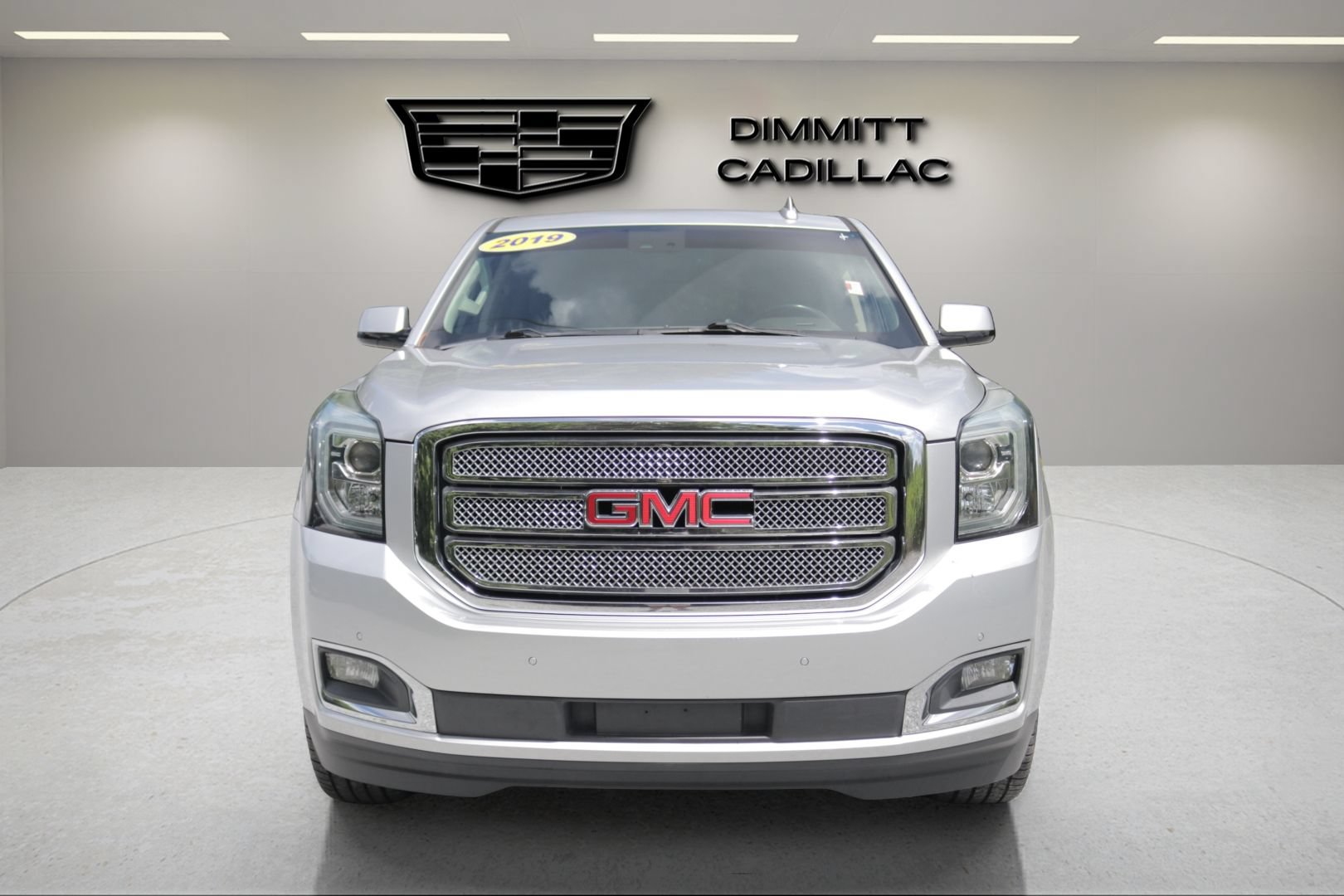 Used 2019 GMC Yukon XL SLT w/ Open Road Package RWD image 2