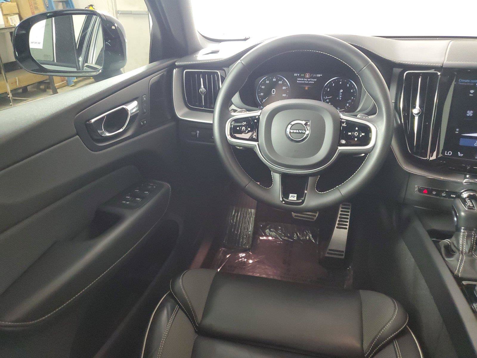 Used 2020 Volvo XC60 T5 R-Design w/ Protection Package Premier AWD/4WD image 16