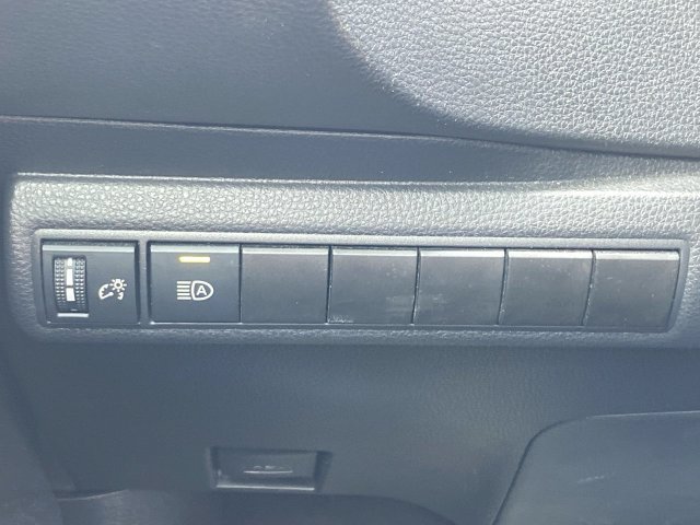 Used 2025 Toyota Corolla LE FWD image 16