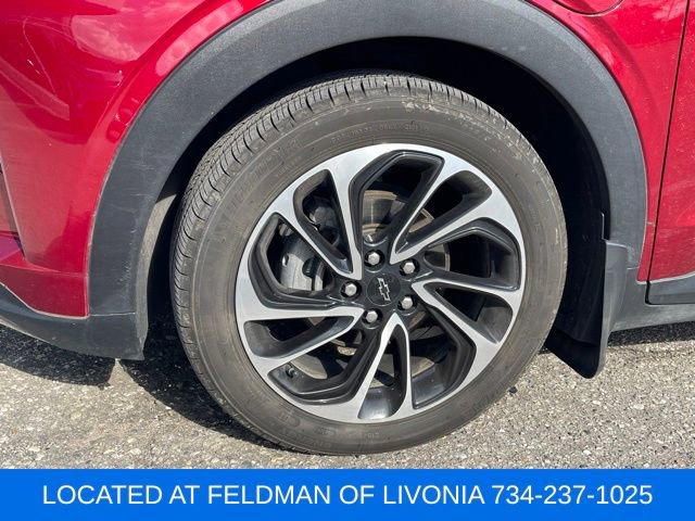 Used 2023 Chevrolet Bolt EUV Premier w/ Sun & Sound Package FWD image 5