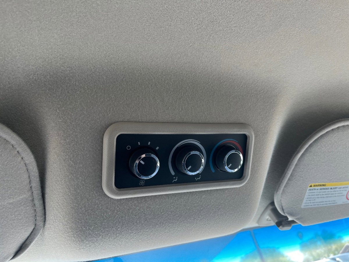 Used 2017 Chevrolet Express 3500 LT w/ LT Preferred Equipment Group RWD image 20
