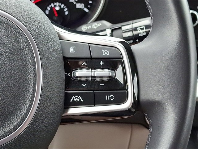 Used 2024 Kia Carnival LX image 22