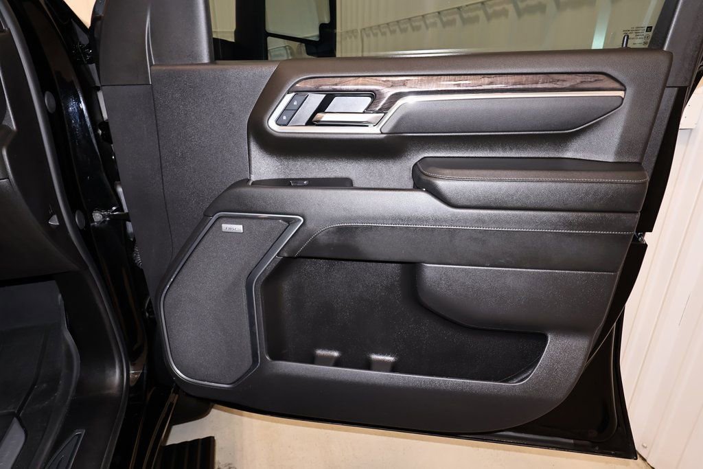 Used 2025 Chevrolet Silverado 2500 LTZ w/ LTZ Premium Package image 20