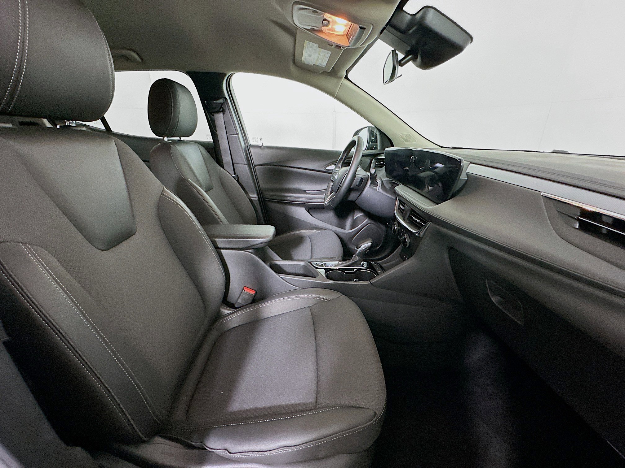 Used 2025 Buick Encore GX Preferred image 29