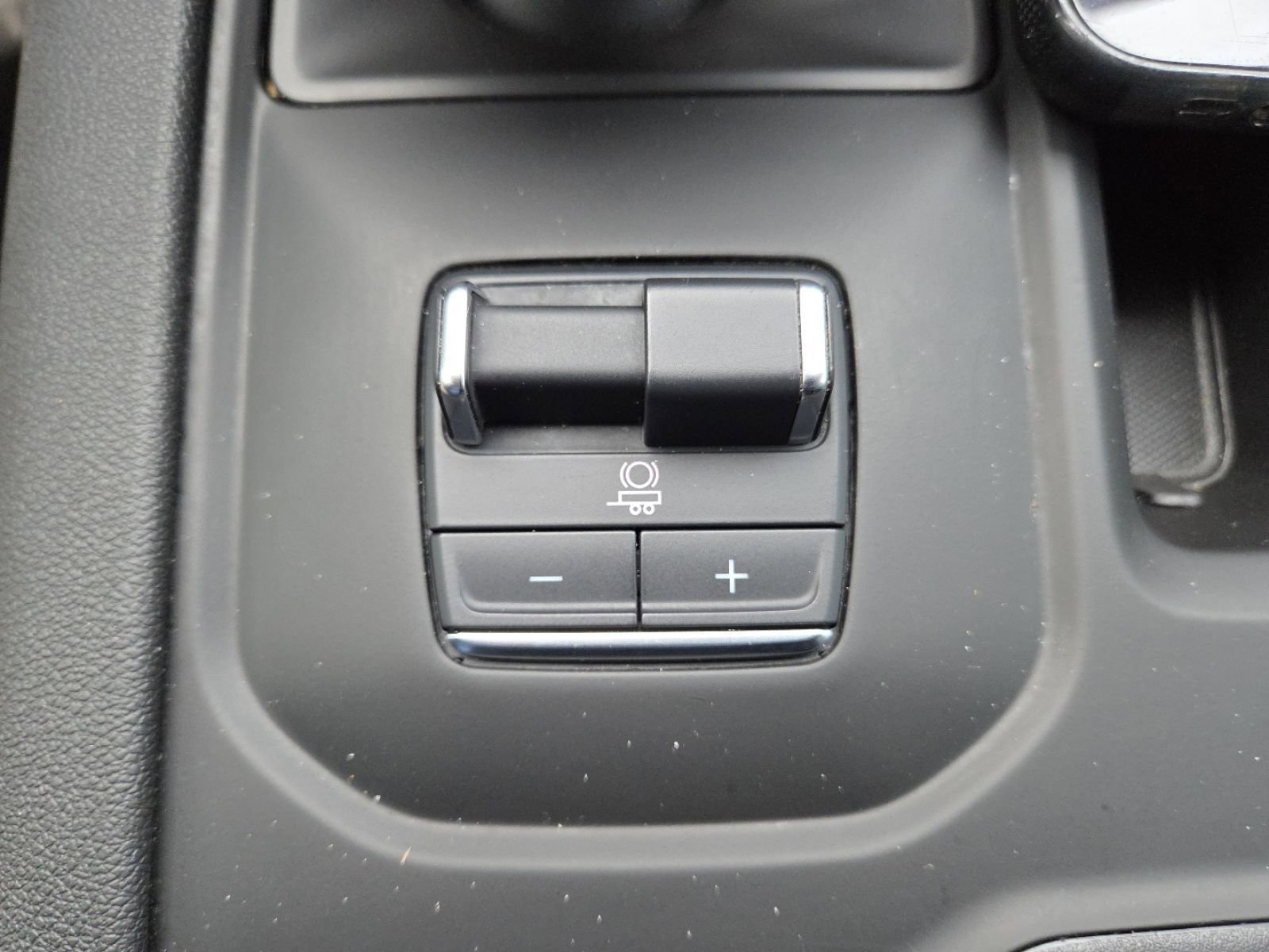 Used 2024 GMC Sierra 1500 AT4 w/ Technology Package image 8