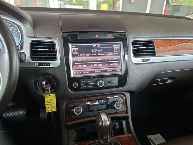 Used 2013 Volkswagen Touareg VR6 image 18