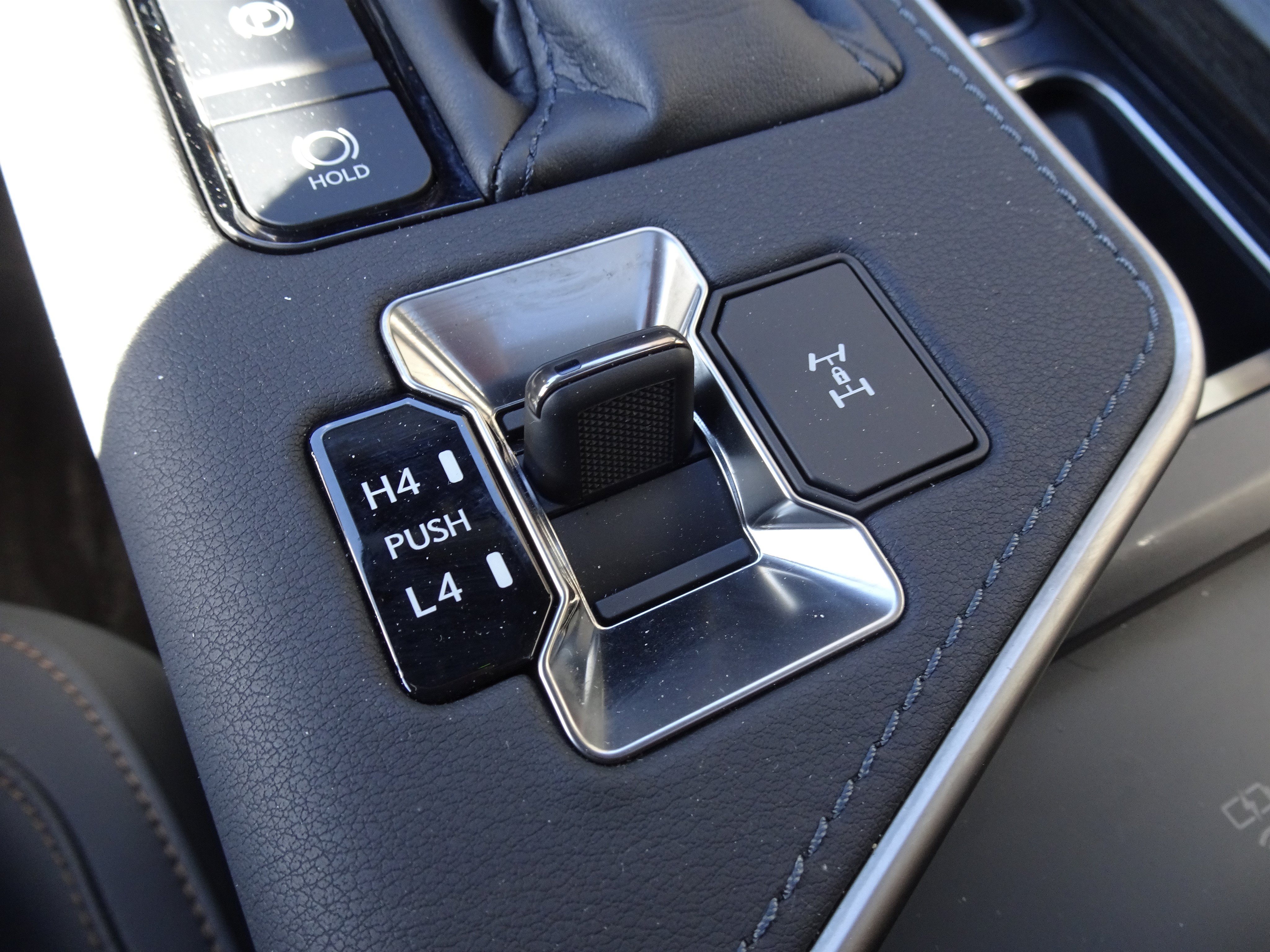 Used 2024 Lexus GX 550 w/ Accessory Package (2T) AWD/4WD image 18