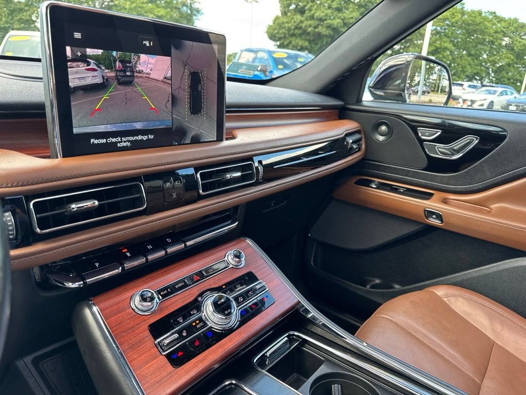 Used 2023 Lincoln Aviator Reserve AWD/4WD image 32