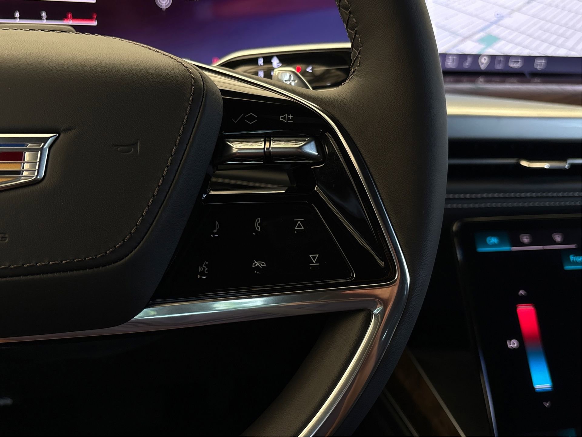 New 2026 Cadillac Escalade ESV Platinum Sport w/ LPO, ONYX Package image 30