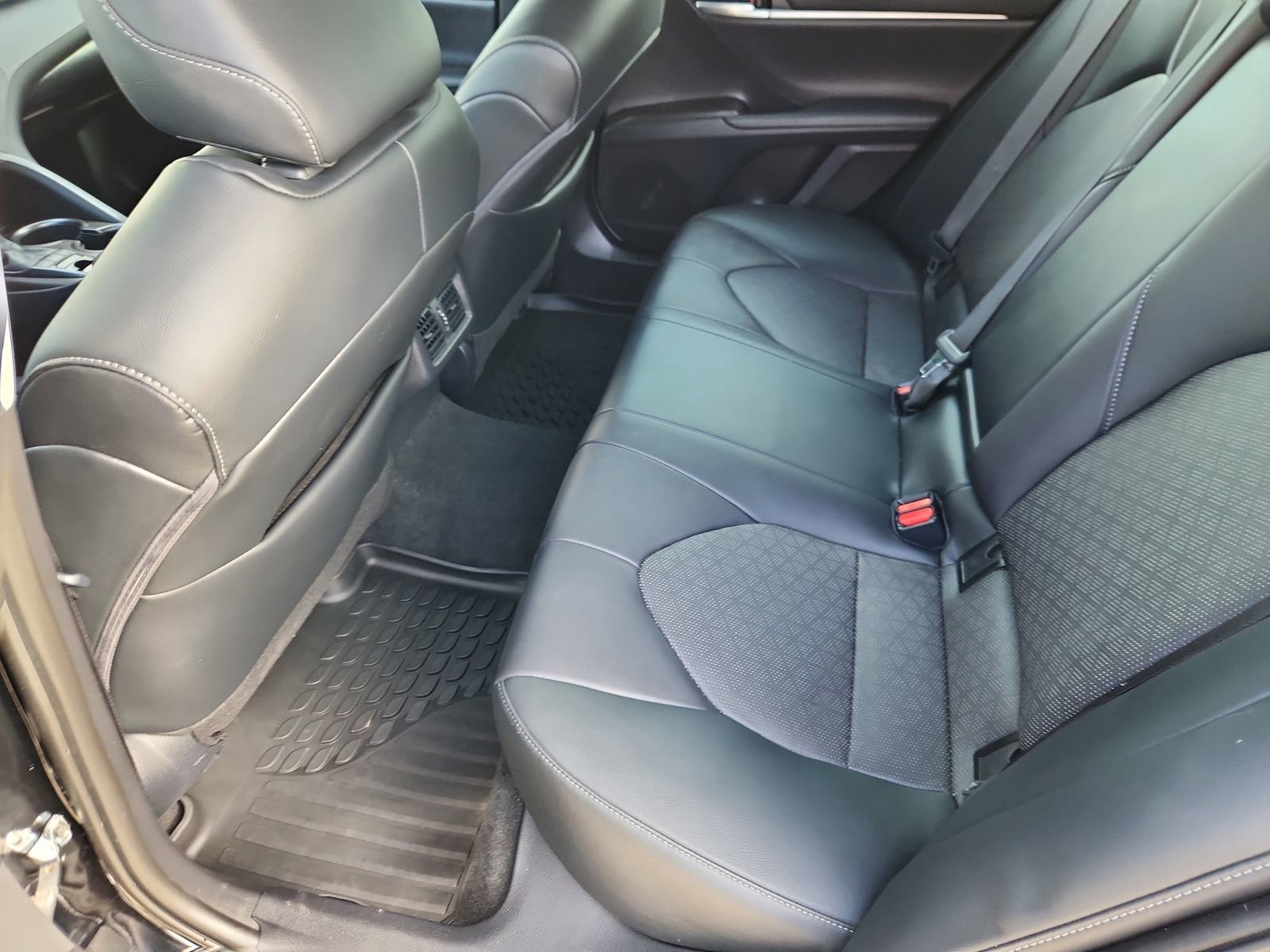 Used 2023 Toyota Camry XSE image 11