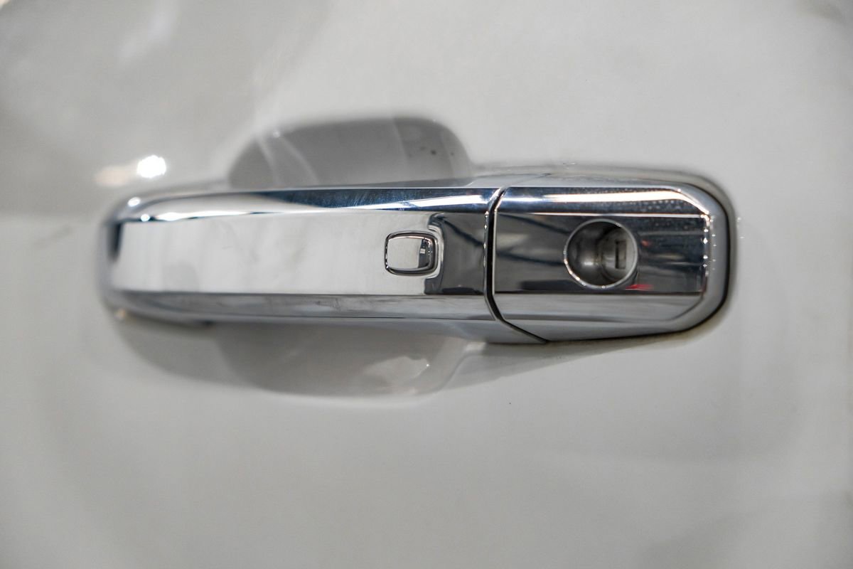 Used 2022 Chevrolet Silverado 3500 High Country image 42