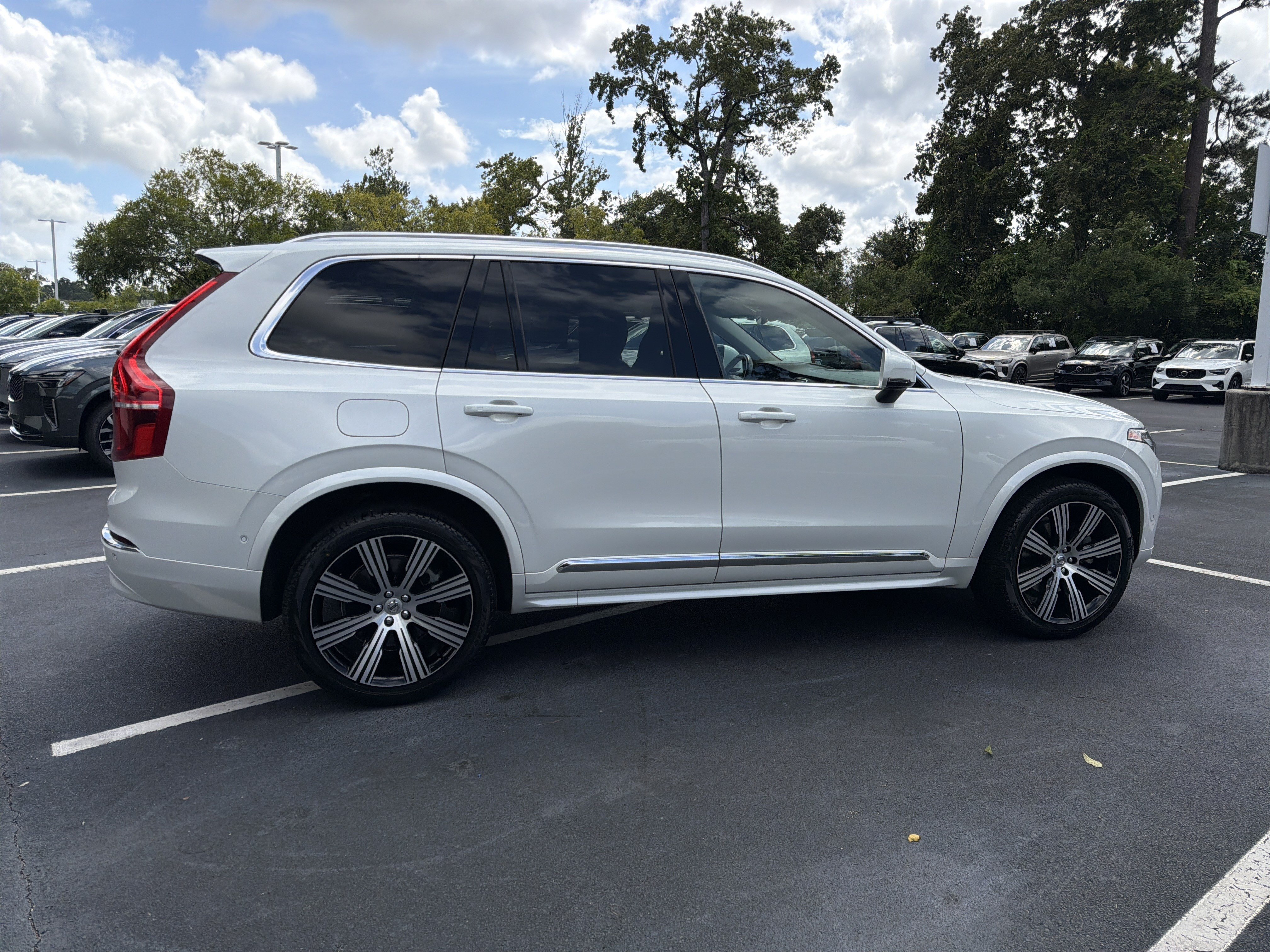 Used 2023 Volvo XC90 B6 Ultimate AWD/4WD image 12