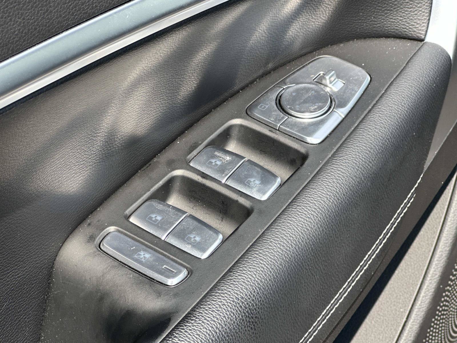 Used 2026 Genesis G70 2.5T RWD image 28