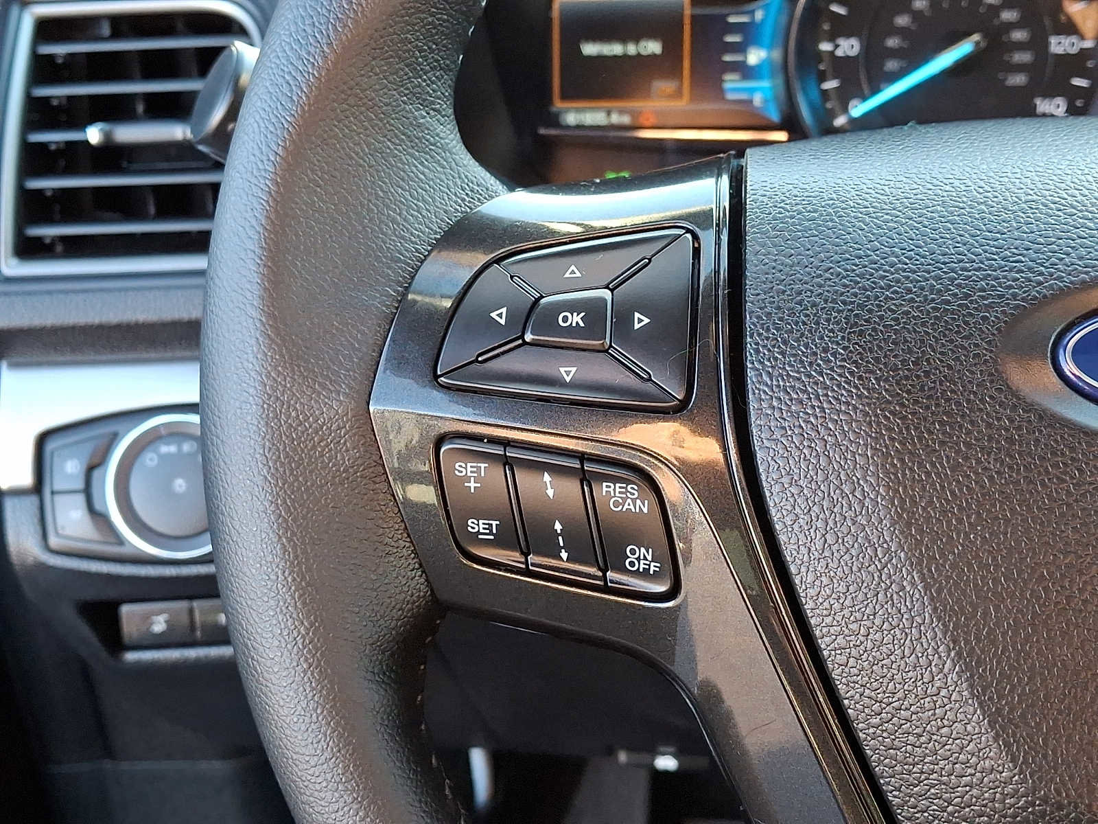 Certified 2019 Ford Explorer XLT w/ Equipment Group 202A AWD/4WD image 23