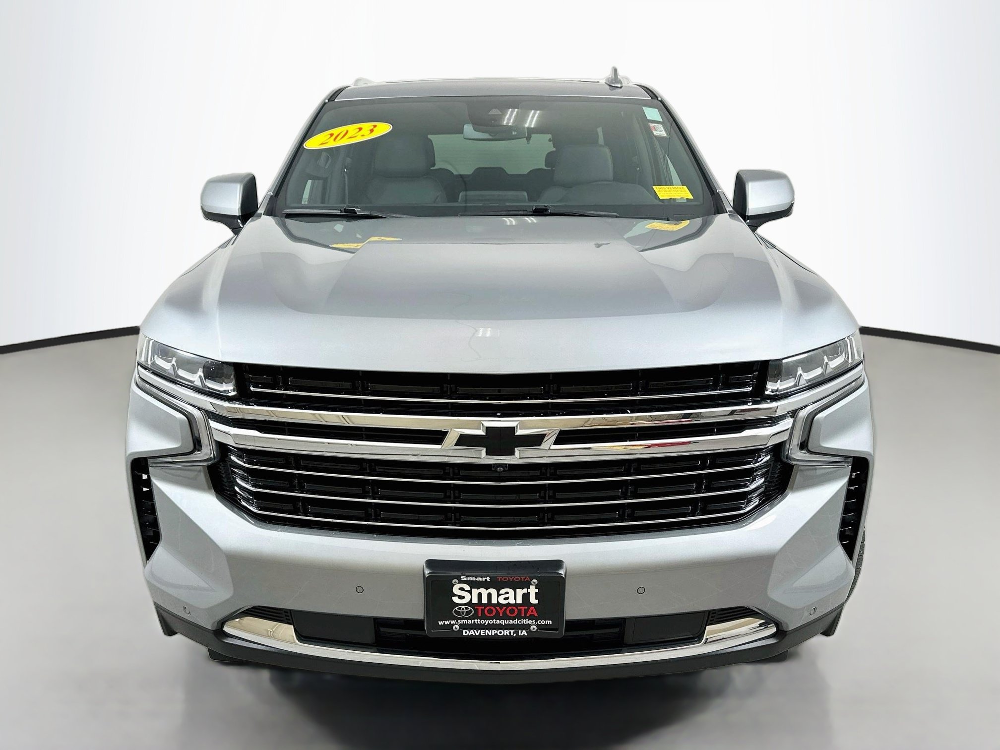 Used 2023 Chevrolet Tahoe LT w/ Luxury Package AWD/4WD image 2