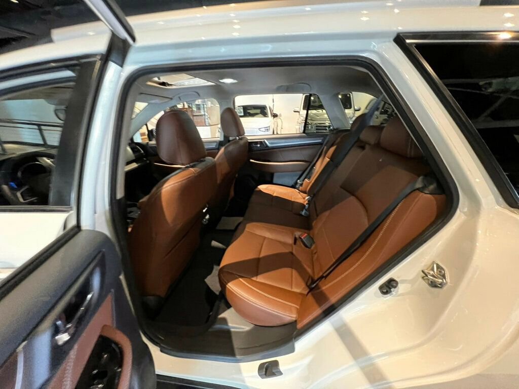 Used 2018 Subaru Outback 2.5i Touring w/ Popular Package #3 image 12