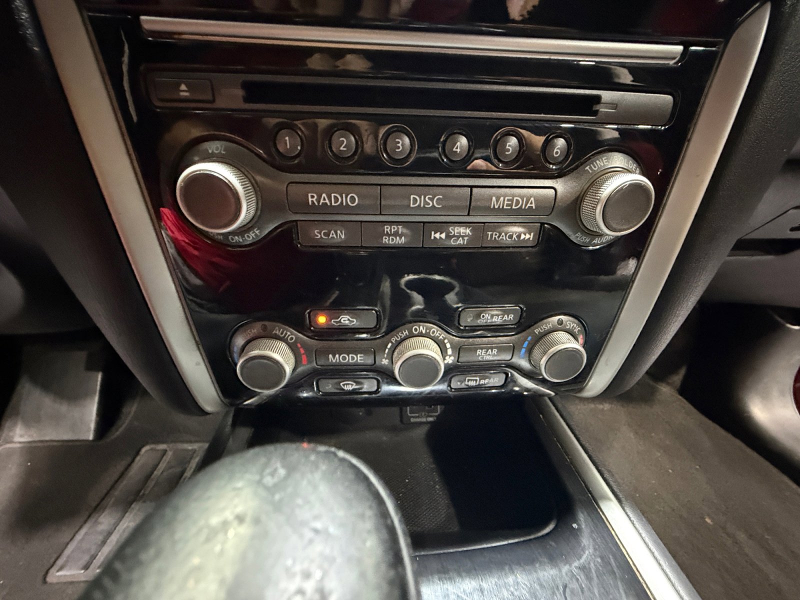 Used 2019 Nissan Pathfinder SV image 12