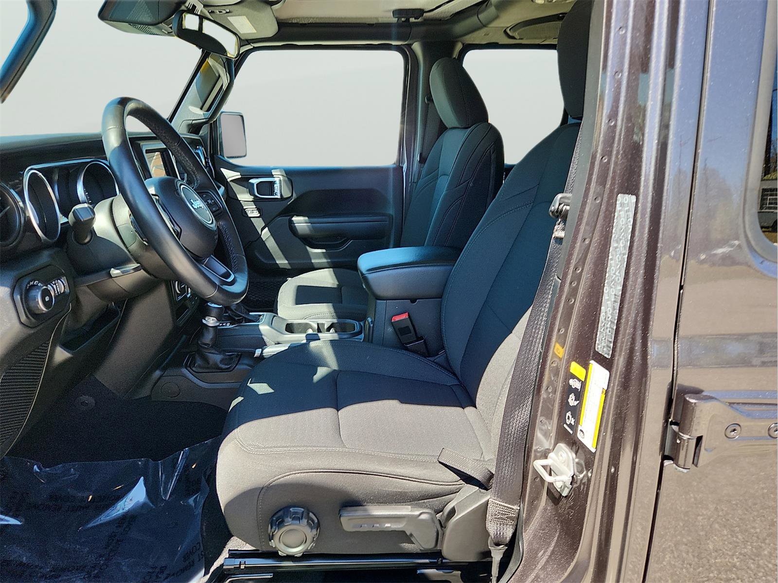 Used 2021 Jeep Wrangler Unlimited Sport image 17