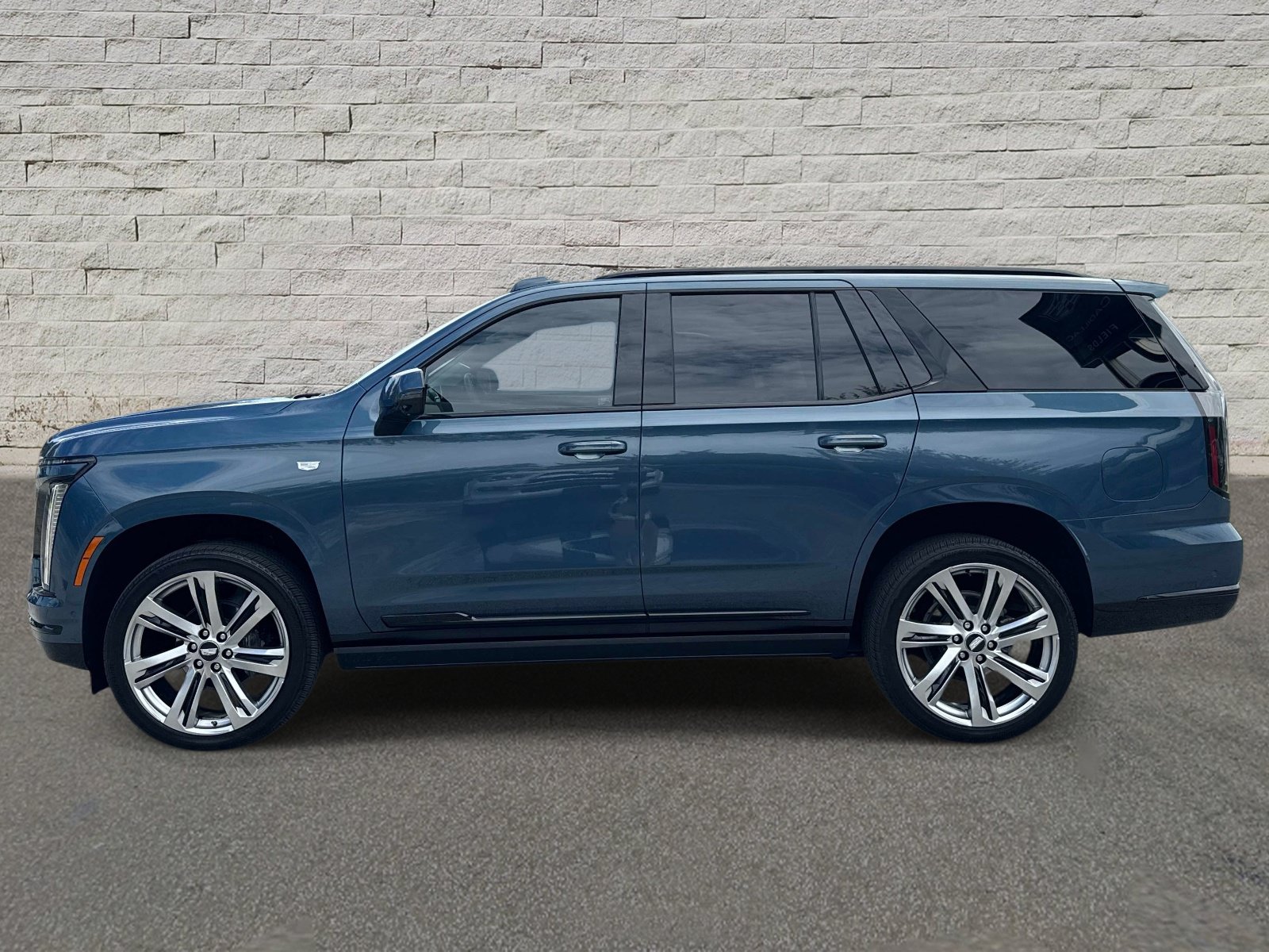 Used 2025 Cadillac Escalade Sport Platinum AWD/4WD image 2
