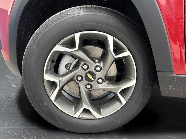 New 2026 Chevrolet Trax LT w/ Driver Confidence Package FWD image 31