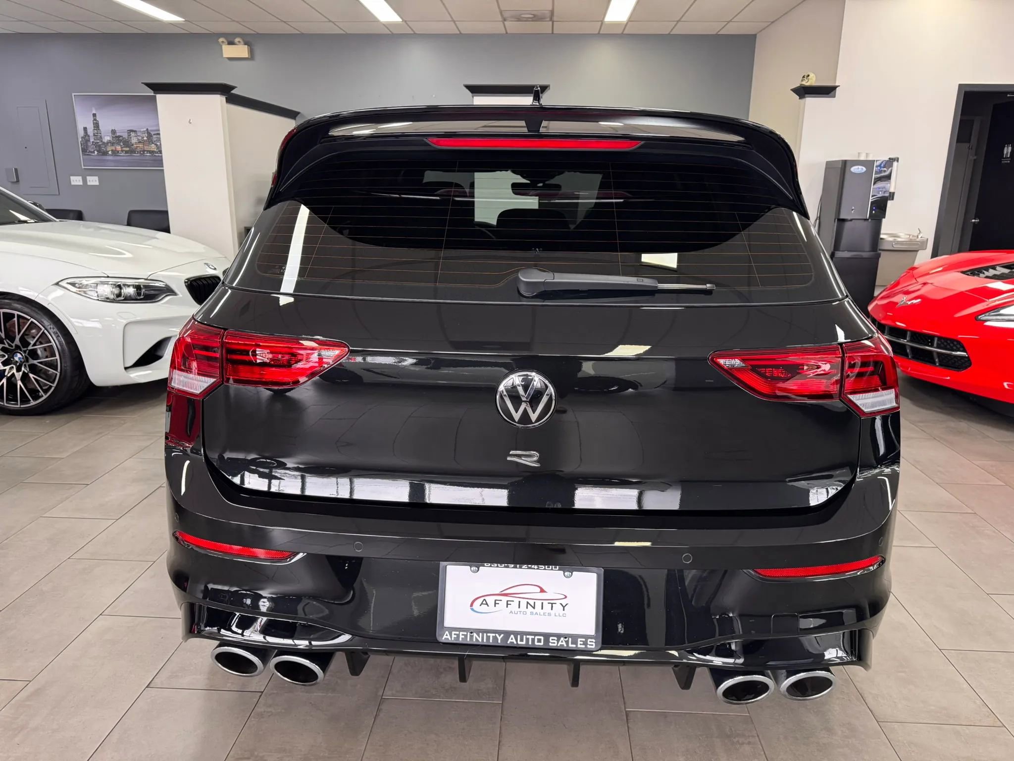 Used 2024 Volkswagen Golf R AWD/4WD image 4