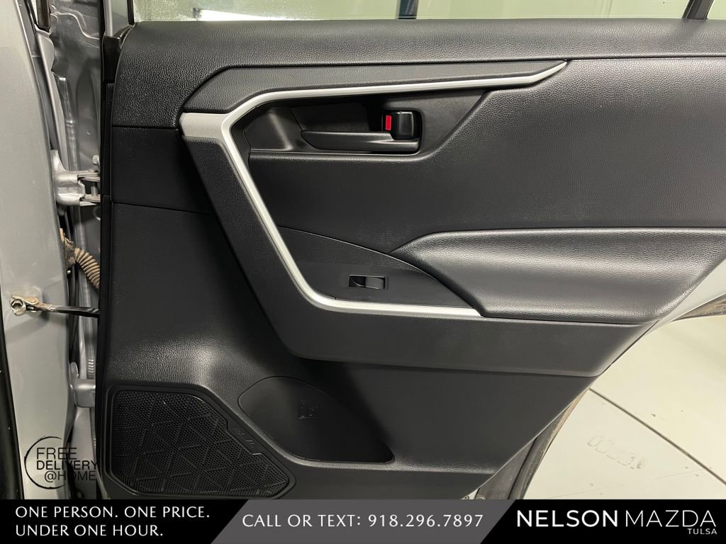 Used 2020 Toyota RAV4 LE AWD/4WD image 37