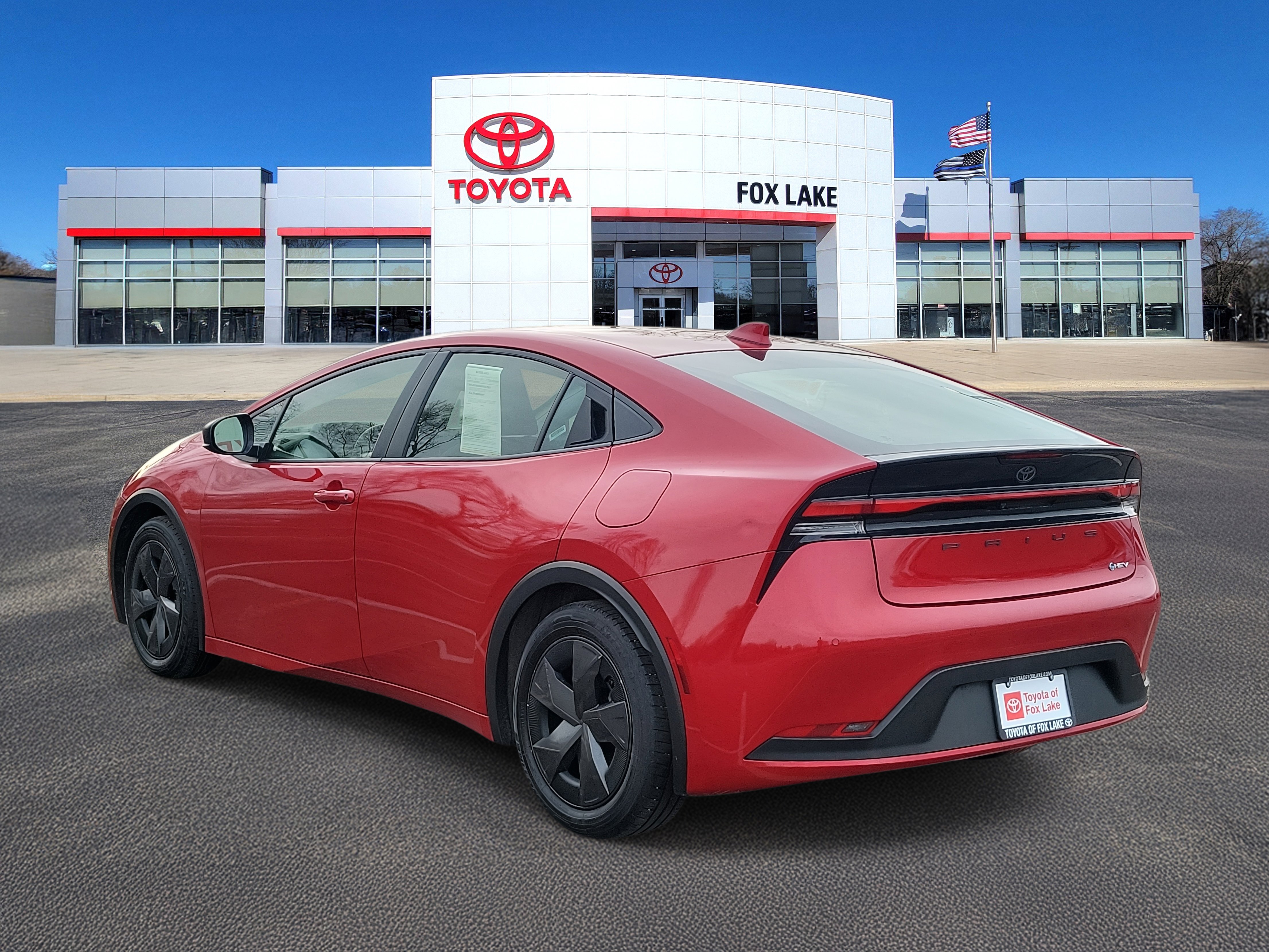 Used 2024 Toyota Prius LE image 3