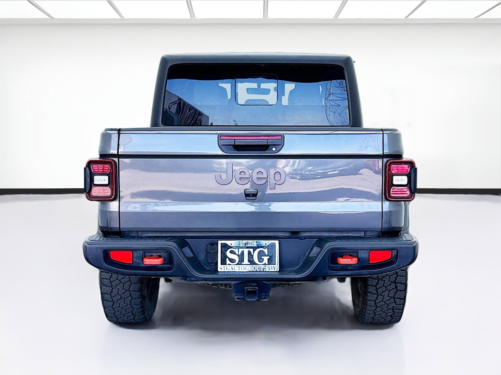 Used 2023 Jeep Gladiator Mojave w/ LED Lighting Group AWD/4WD image 5