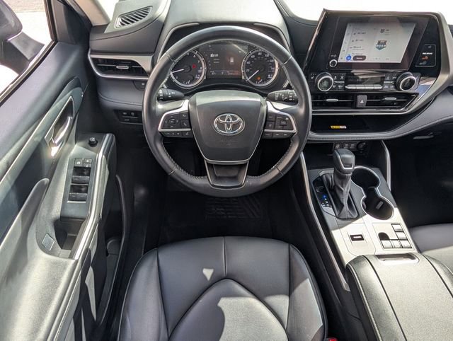 Used 2024 Toyota Highlander XLE image 10