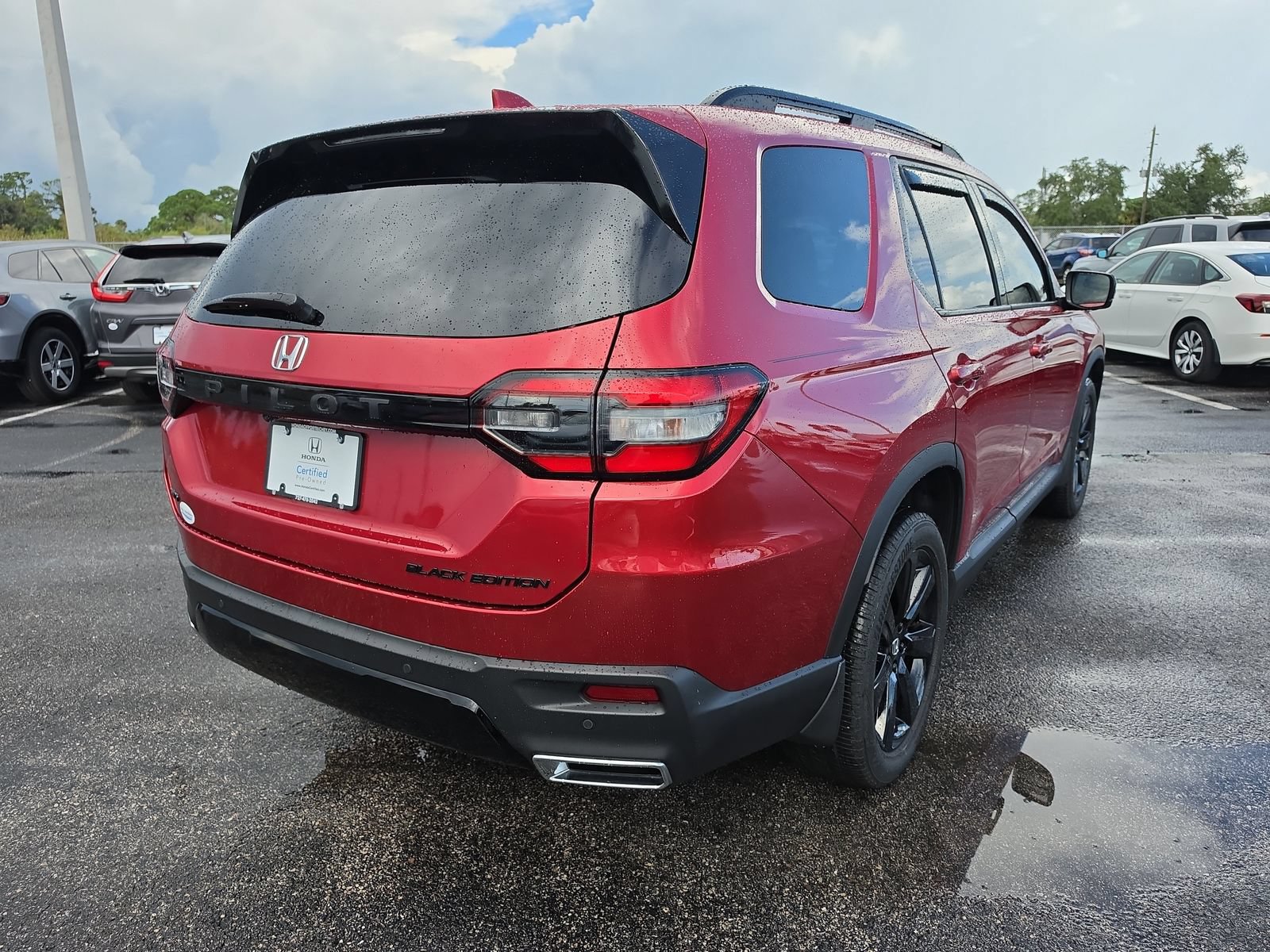 Certified 2025 Honda Pilot Black Edition image 4