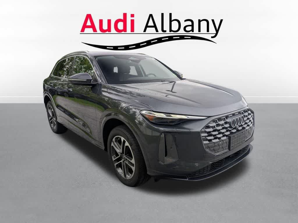 Certified 2025 Audi Q5 Premium w/ Convenience Package AWD/4WD image 6