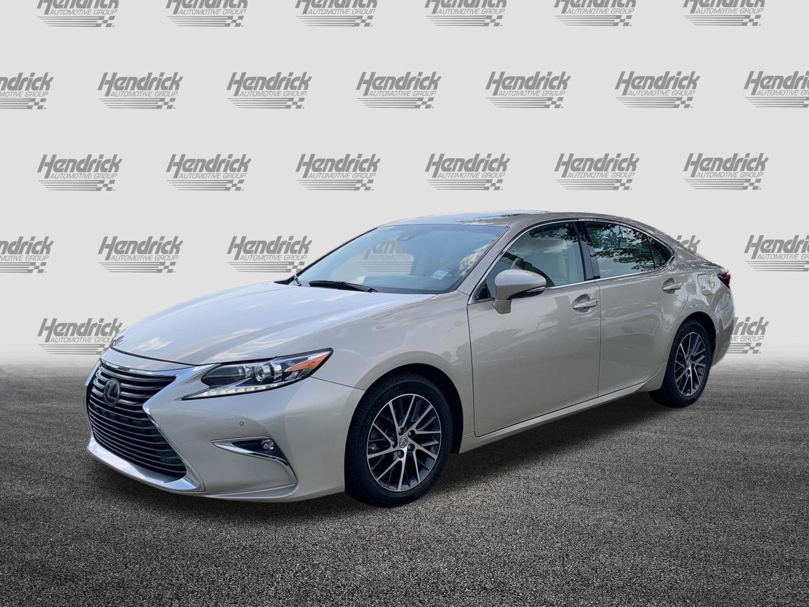 Used 2016 Lexus ES 350 w/ Luxury Package w/Wood Trim FWD image 5