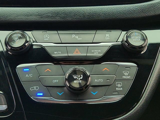 Used 2018 Chrysler Pacifica Touring Plus w/ S Appearance Package FWD image 16
