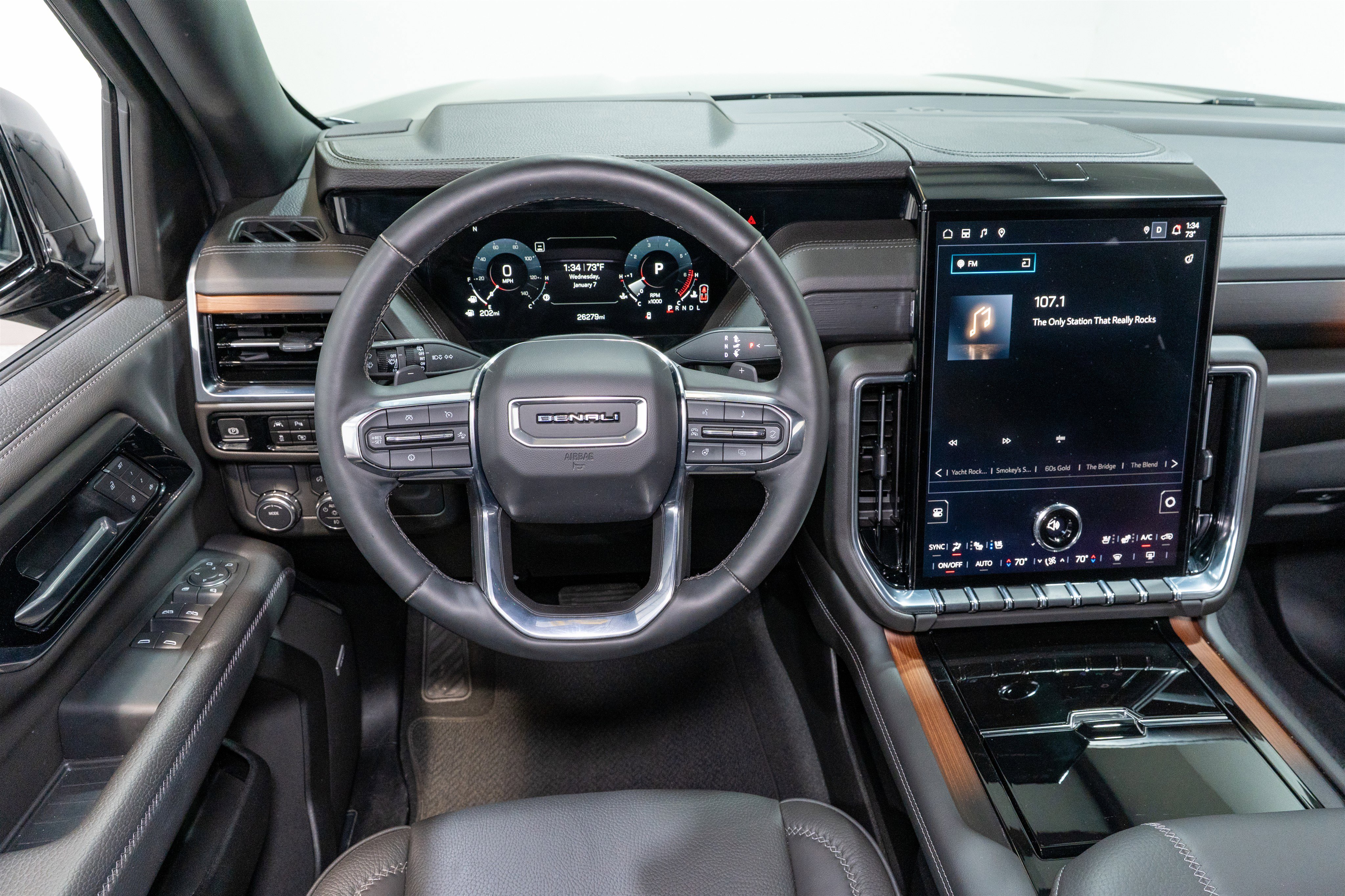 Used 2025 GMC Yukon Denali image 11