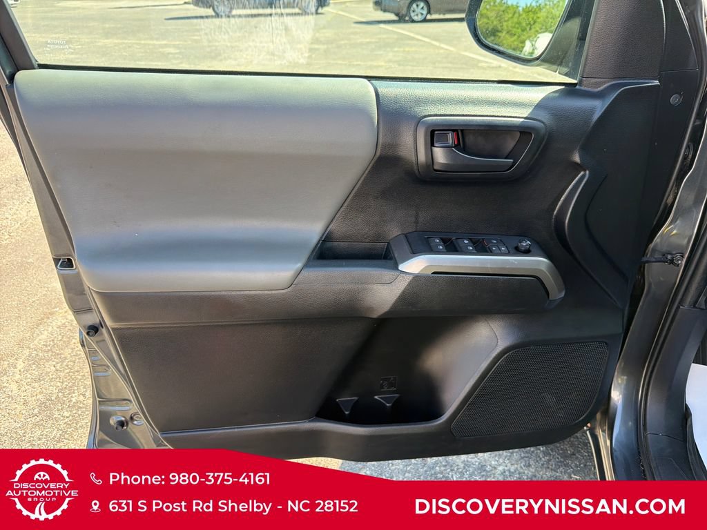 Used 2021 Toyota Tacoma SR5 RWD image 10