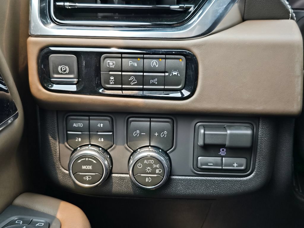 New 2026 GMC Yukon XL Denali Ultimate AWD/4WD image 18