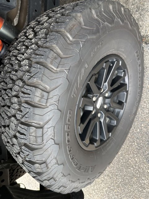 Used 2025 Ford F150 Raptor image 12