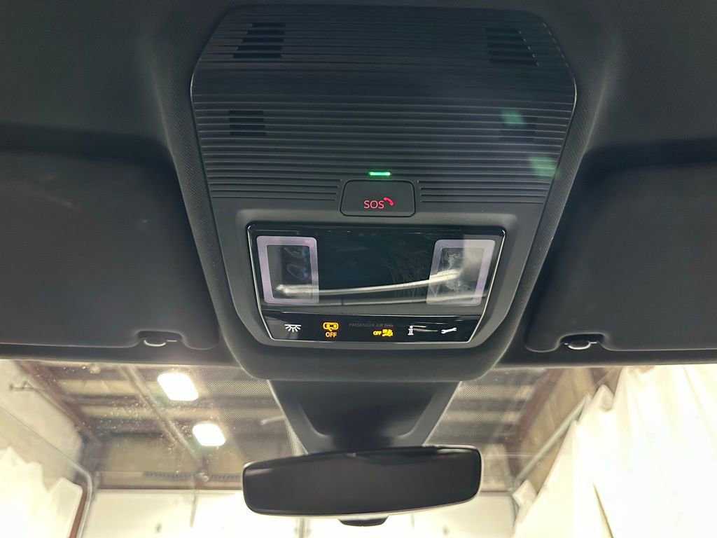 Used 2025 Volkswagen Atlas Cross Sport SE image 42