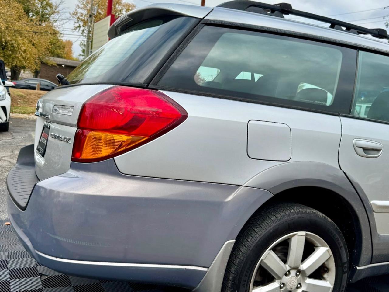 Used 2007 Subaru Outback 2.5i Limited AWD/4WD image 14
