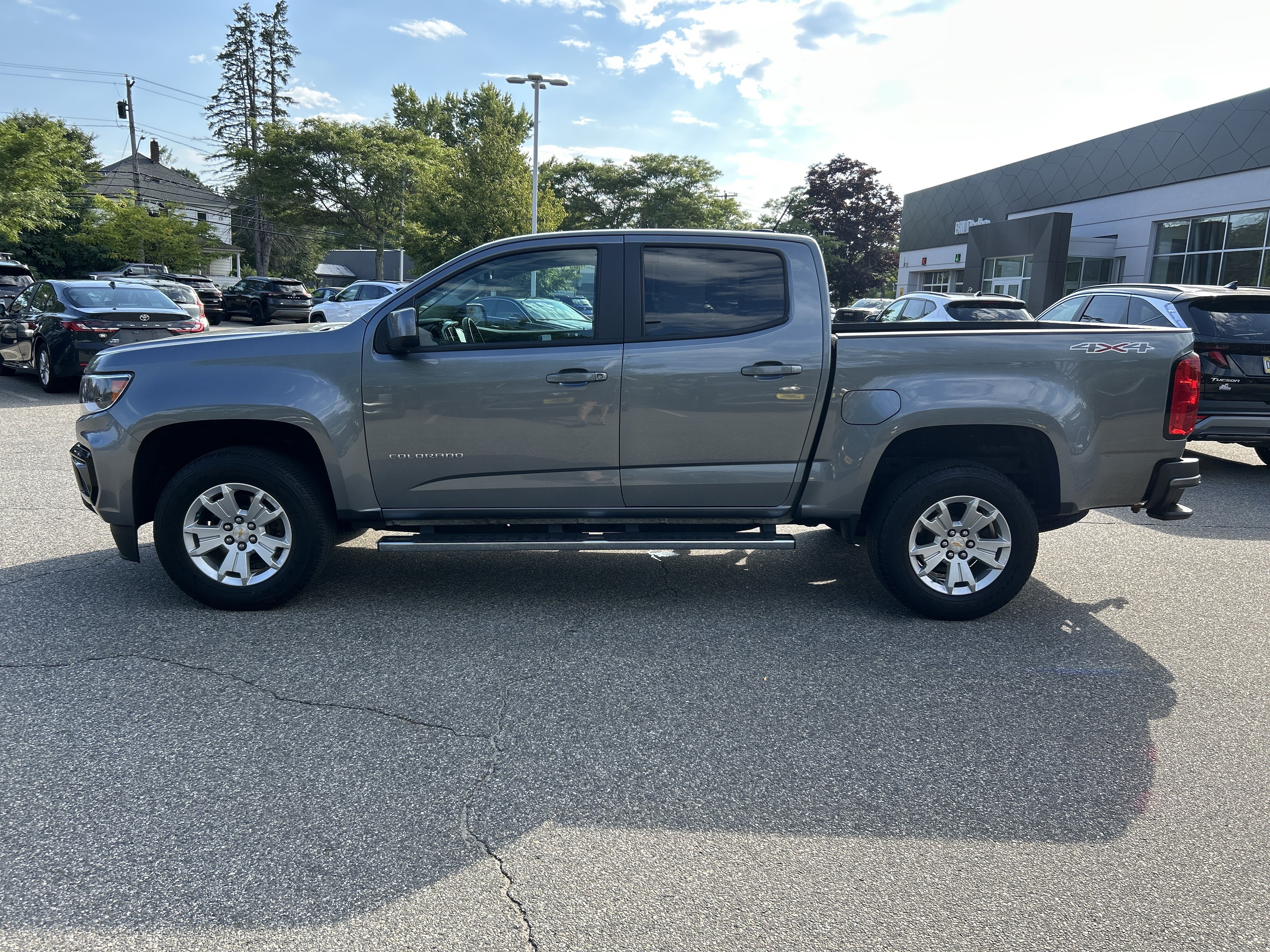 Used 2022 Chevrolet Colorado LT AWD/4WD image 8