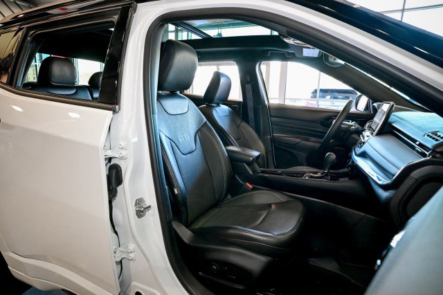 Used 2022 Jeep Compass High Altitude AWD/4WD image 27