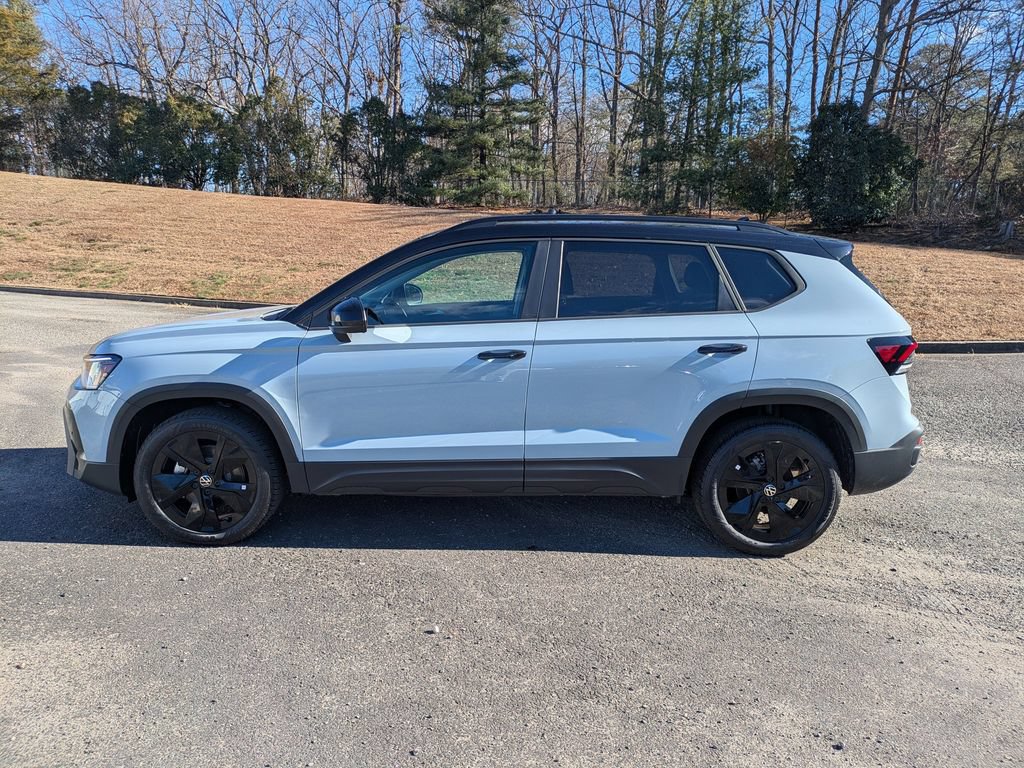 New 2026 Volkswagen Taos SE FWD image 7