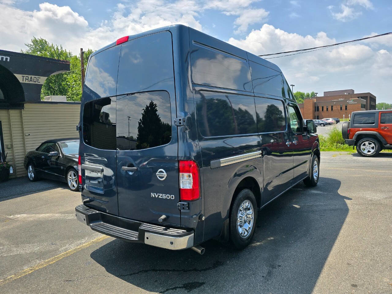 Used 2017 Nissan NV 2500 SL image 3