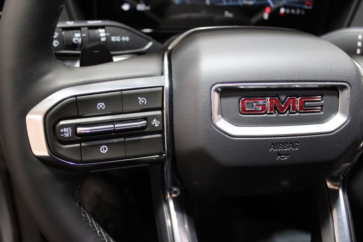 Used 2026 GMC Terrain Elevation w/ Technology Package II image 32