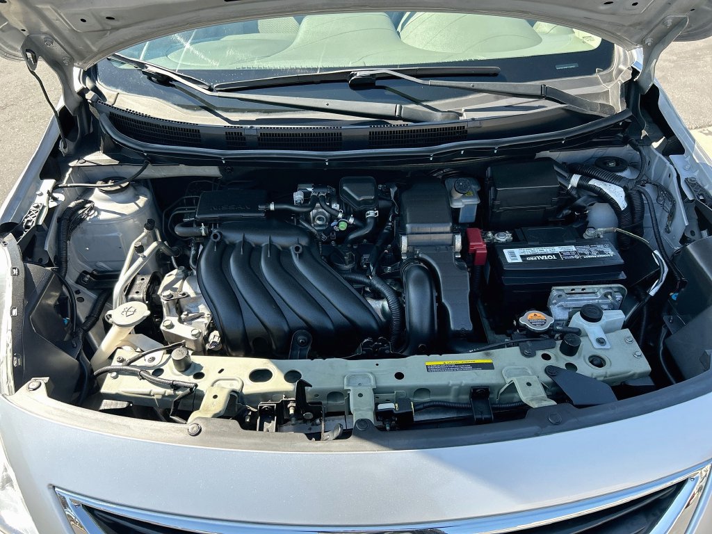 Used 2012 Nissan Versa SV FWD image 26