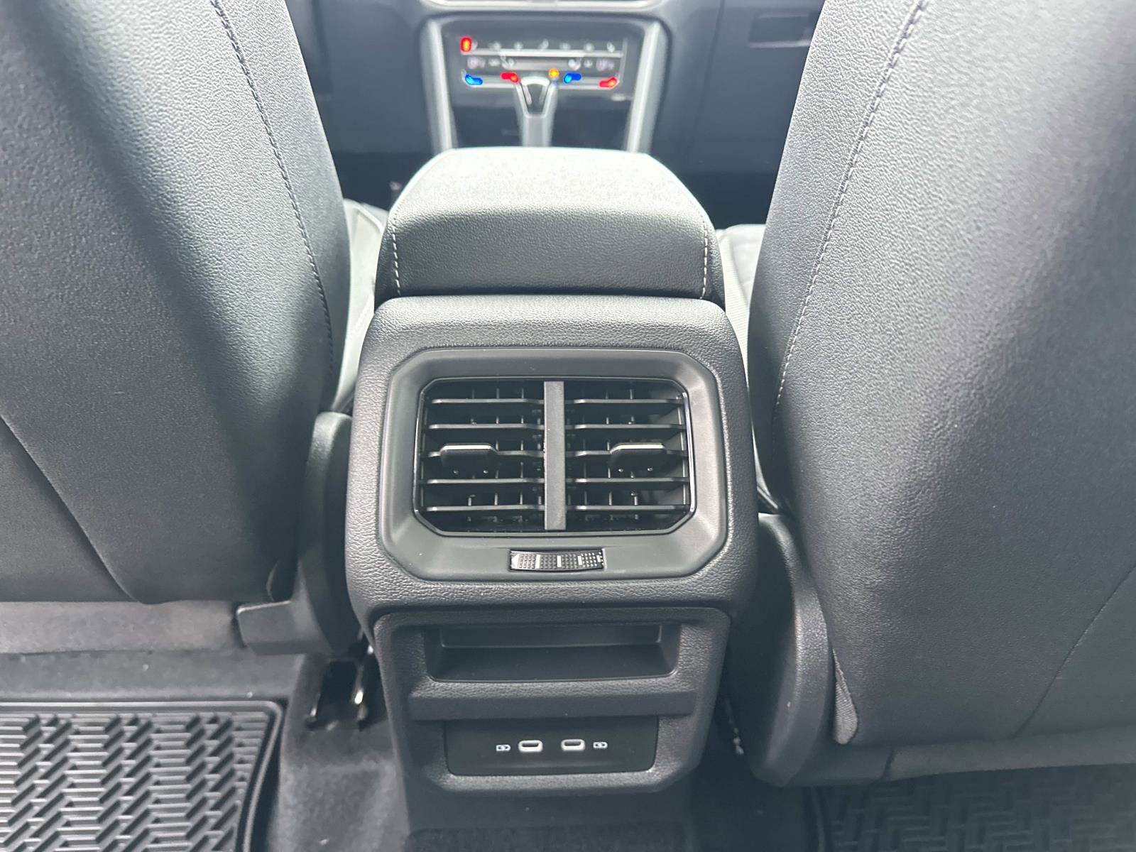 New 2026 Volkswagen Taos SE image 14