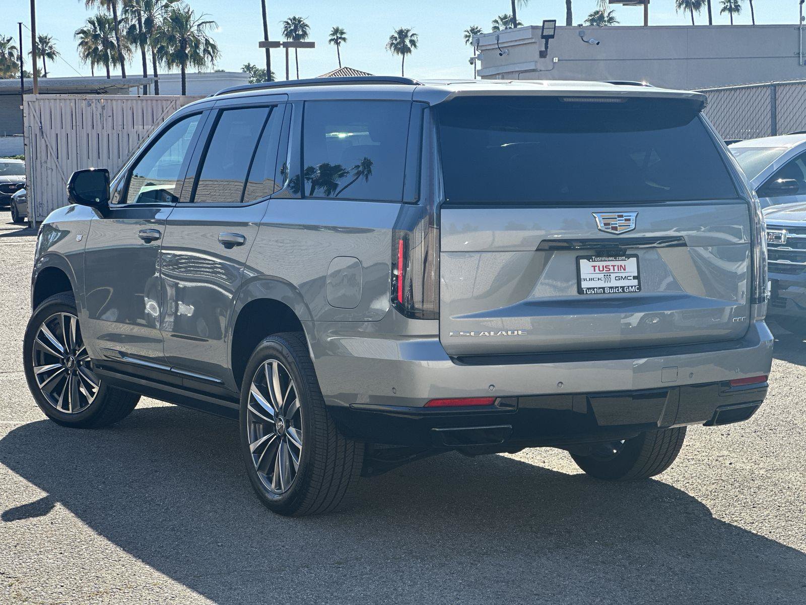 Used 2025 Cadillac Escalade Sport AWD/4WD image 6