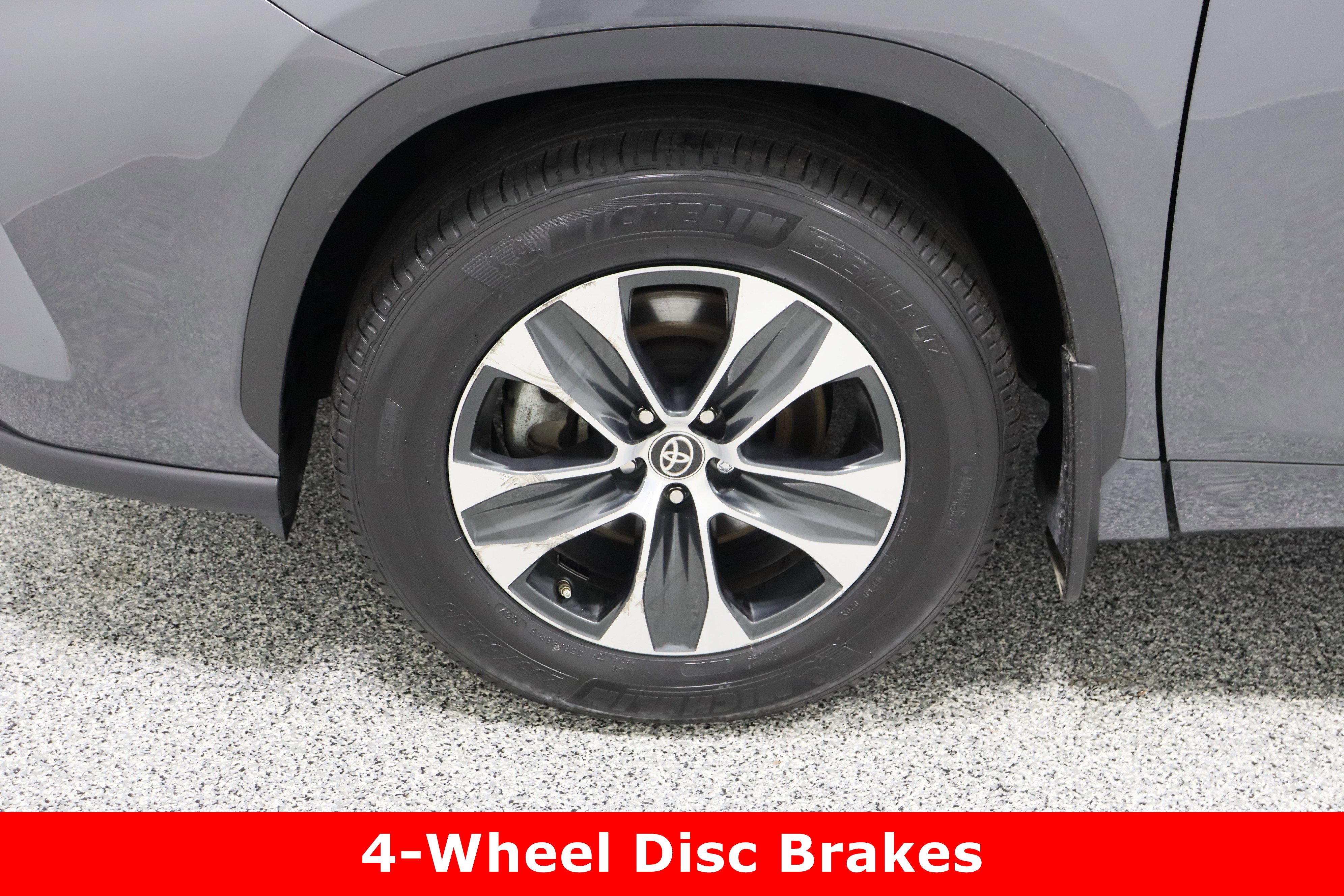 Certified 2025 Toyota Highlander XLE image 11